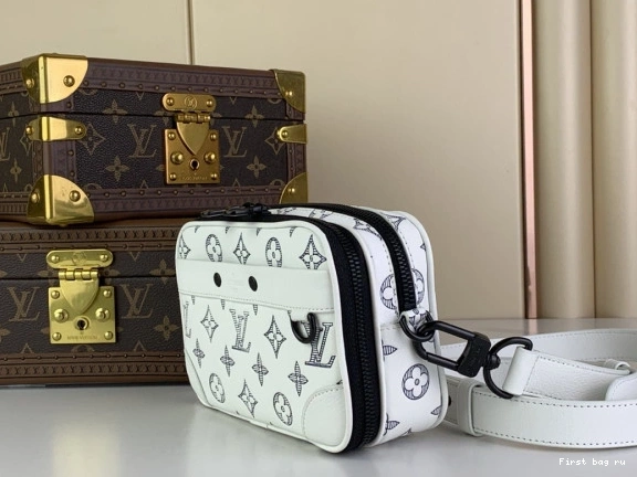 First bag ru LOUIS Alpha-11.0*18.5*6.5CM VUITTON Nano 0709